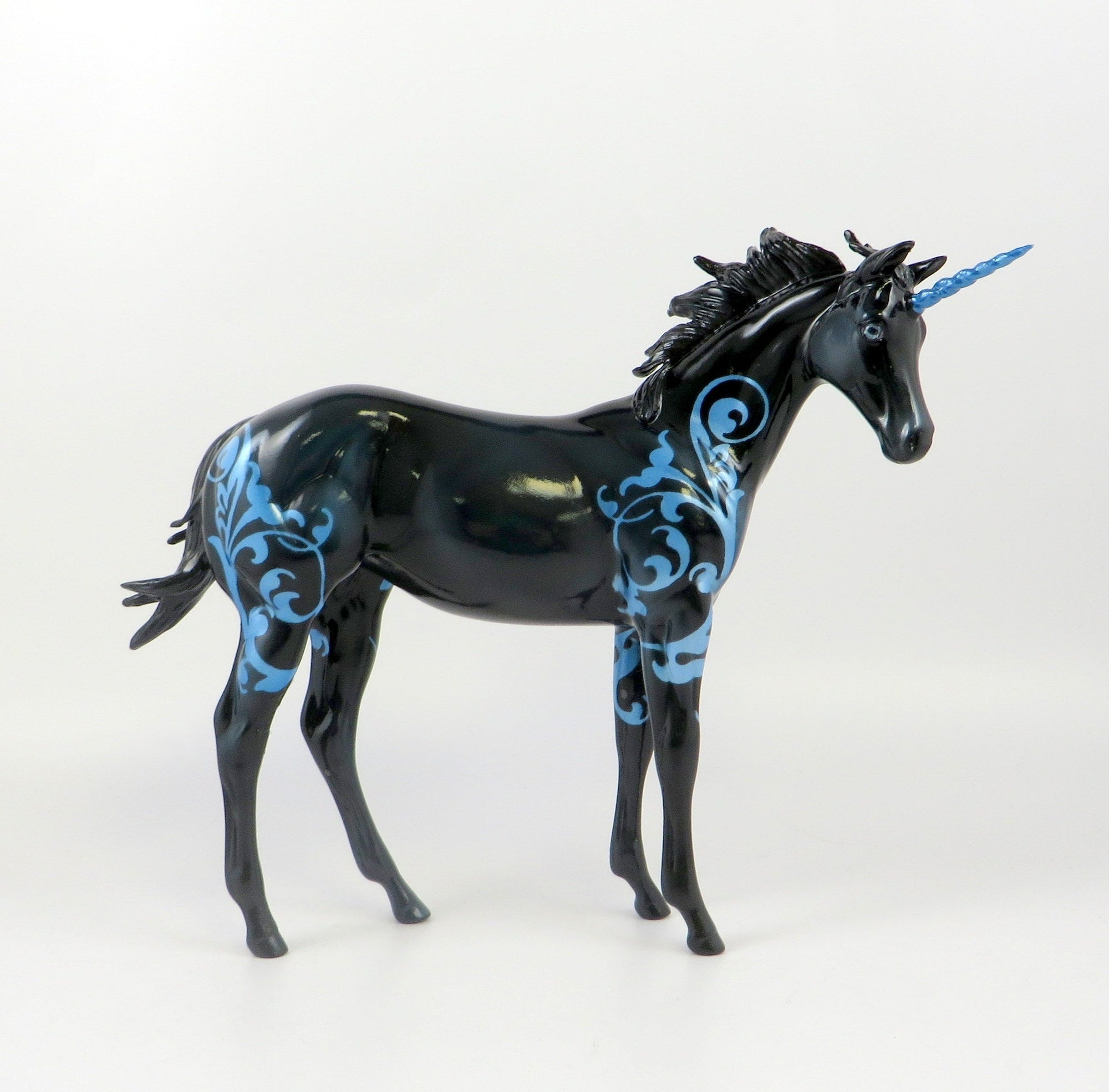GIDIE-OOAK BLACK AND BLUE DECORATOR UNICORN MODEL HORSE EQ 19
