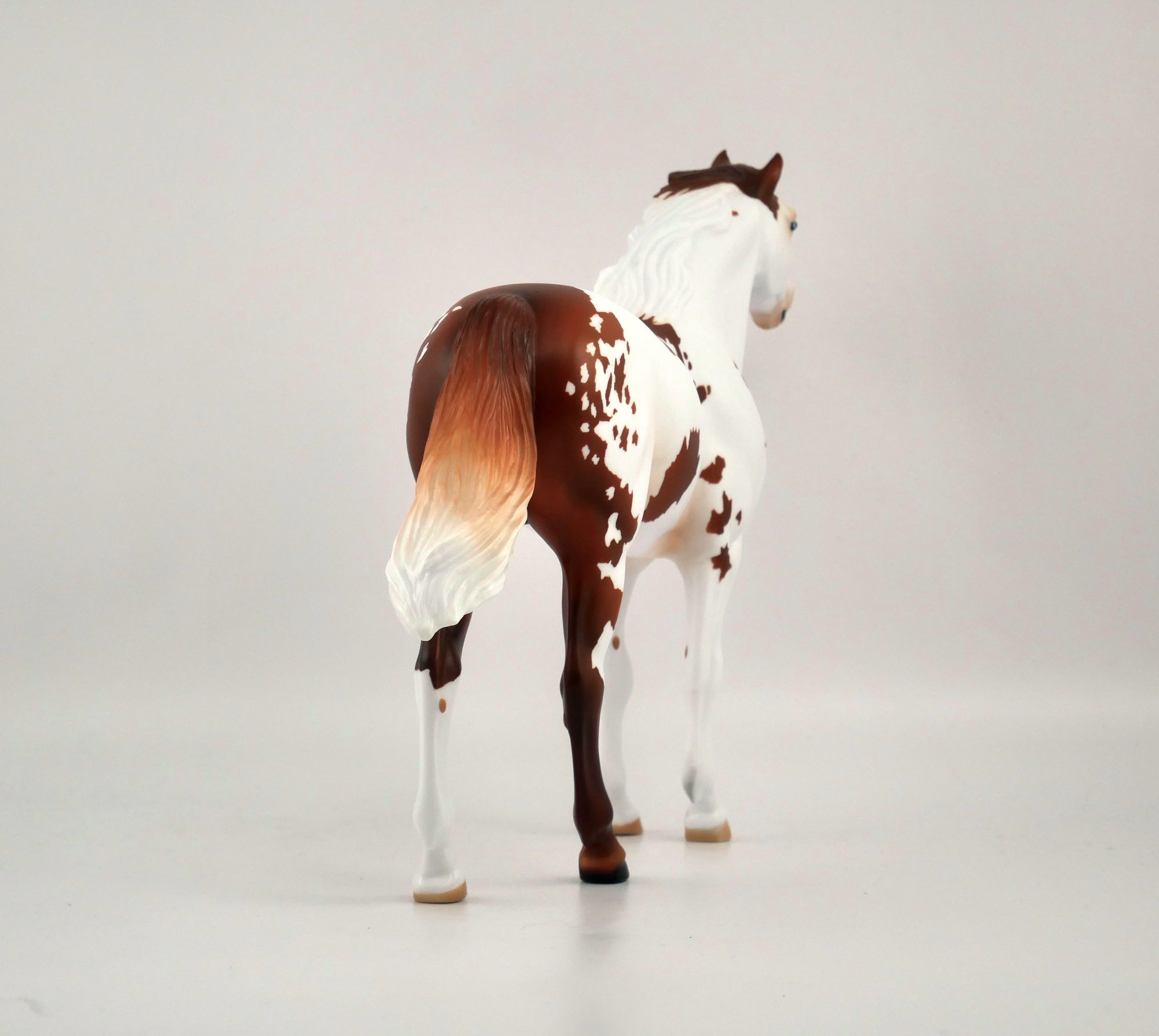 GINGERY-OOAK CHESTNUT PINTO MUSTANG