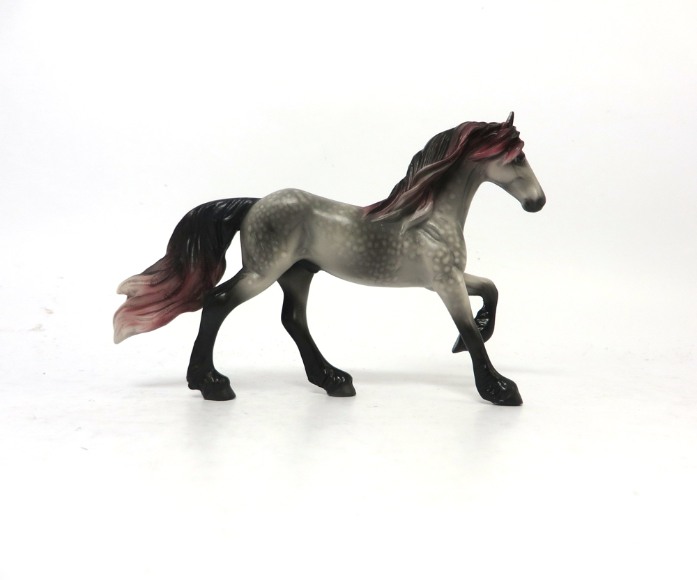 GLENN-OOAK-DAPPLED GREY FRESIAN CHIP EA19