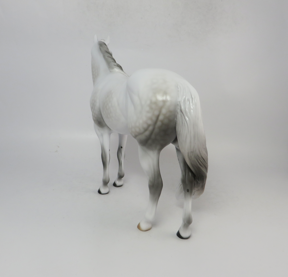 THE PATRIOTS- LE-14 LIGHT DAPPLED GREY ISH BY AUDREY DIXON SB19