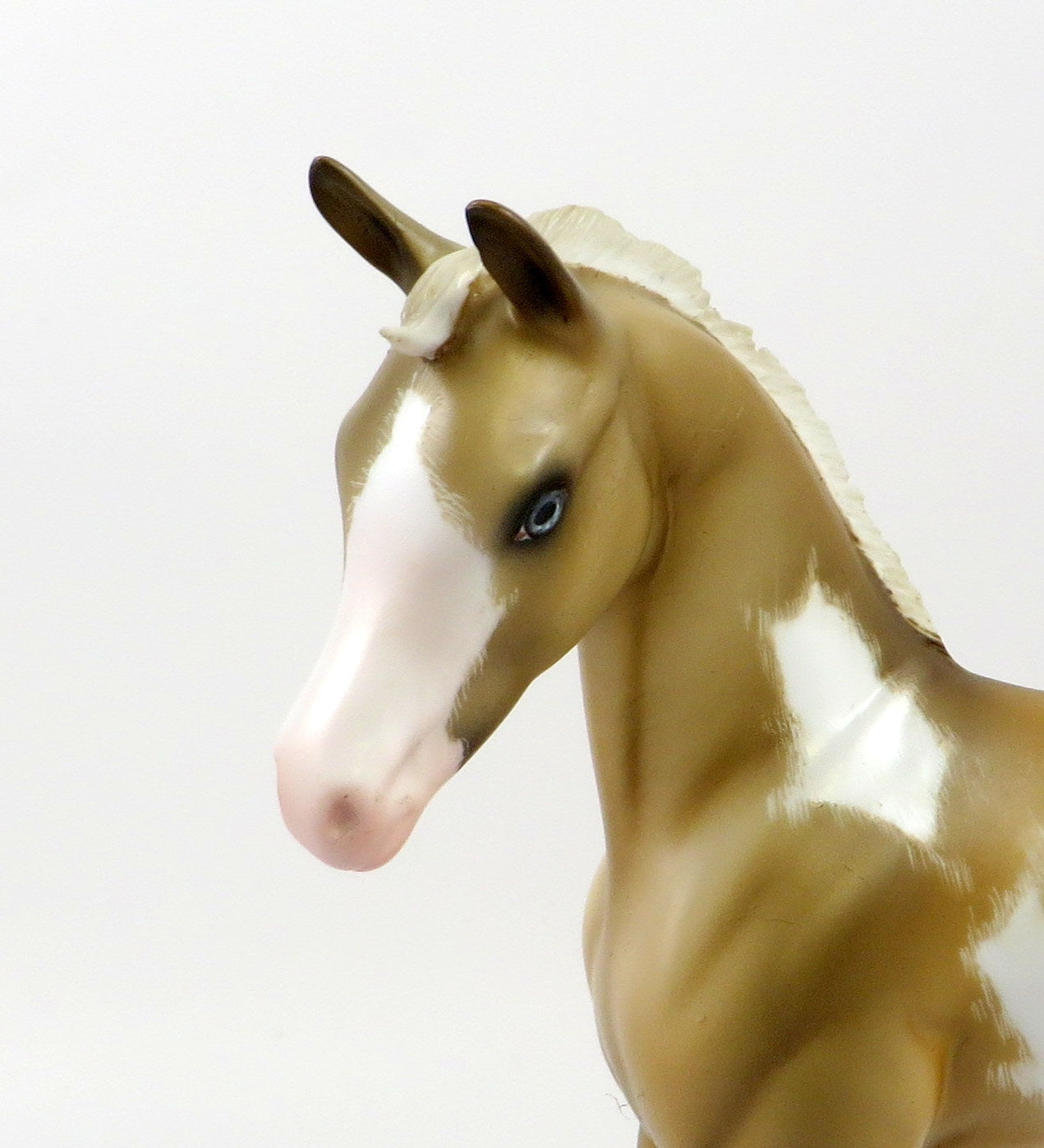 GUARIN-OOAK PALOMINO OVERO ETCHED ARABAN FOAL MODEL HORSE BY JULIE KIEM EQ 19