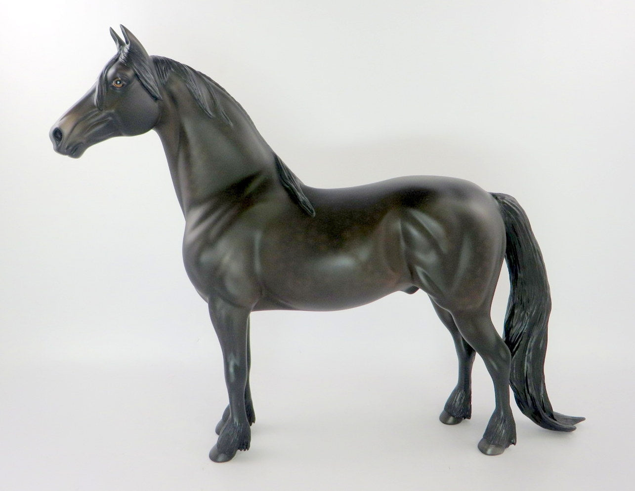 GUS -OOAK BLACK BAY MORGAN BY SHERYL LEISURE WHS19