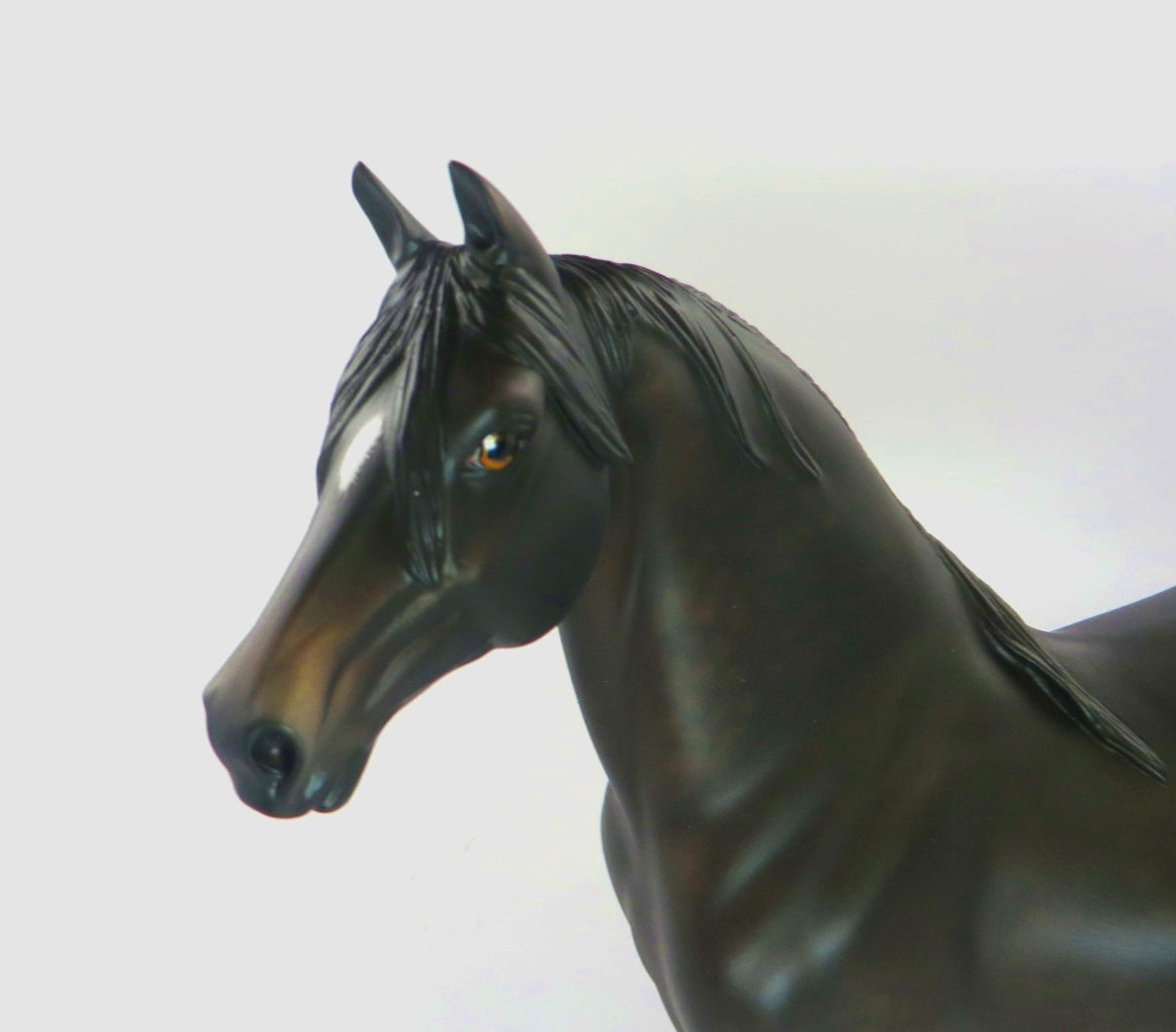 GUS -OOAK BLACK BAY MORGAN BY SHERYL LEISURE WHS19