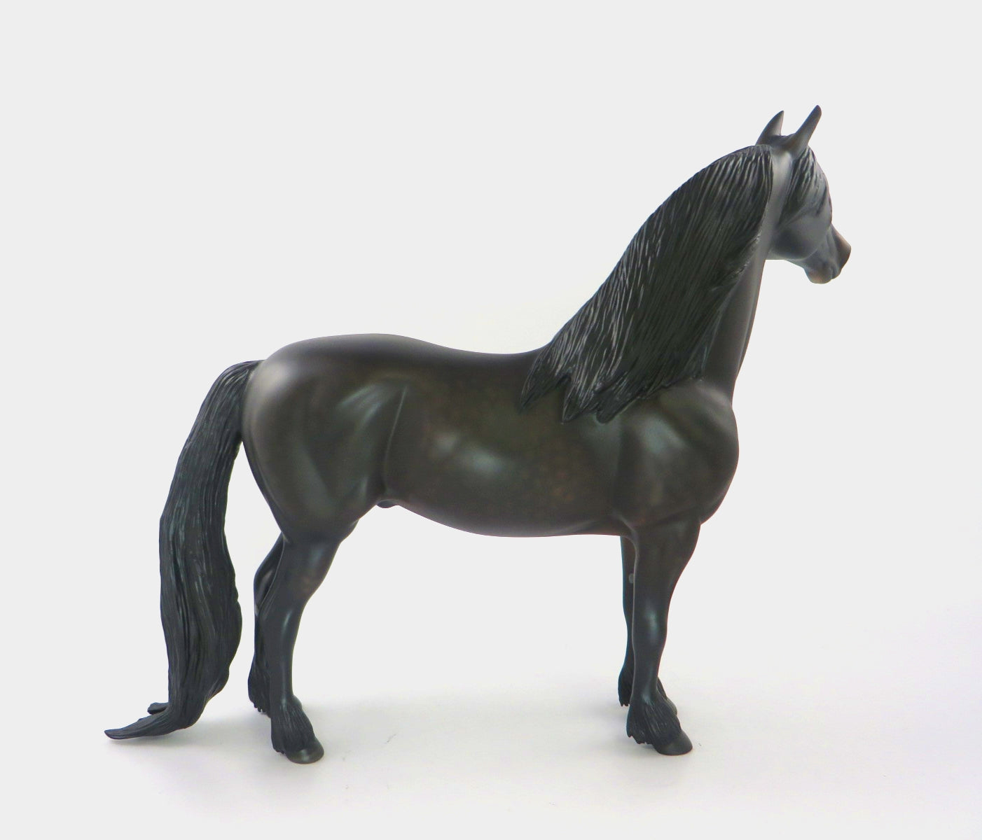 GUS -OOAK BLACK BAY MORGAN BY SHERYL LEISURE WHS19