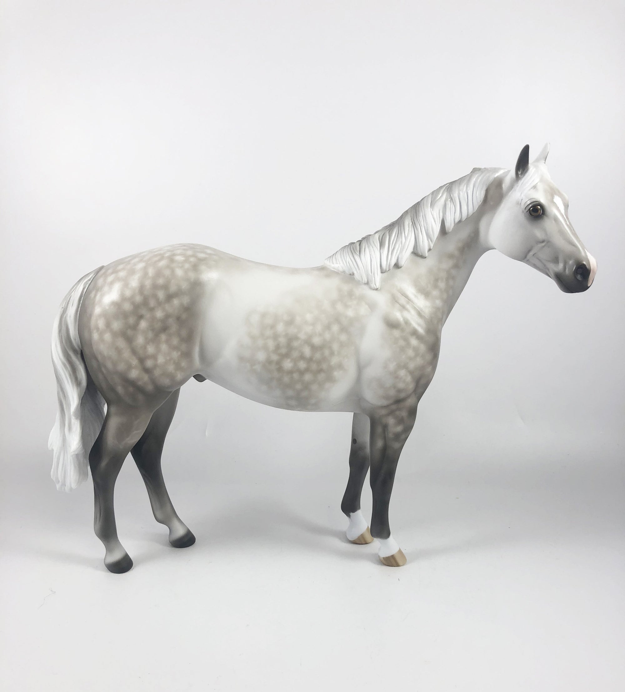 HAUNTING IT-OOAK DAPPLE GREY ISH MODEL HORSE BY SHERYL LEISURE MM 19