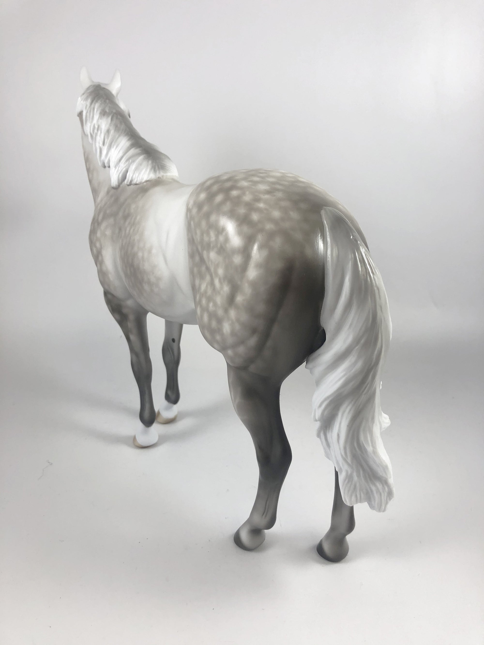 HAUNTING IT-OOAK DAPPLE GREY ISH MODEL HORSE BY SHERYL LEISURE MM 19