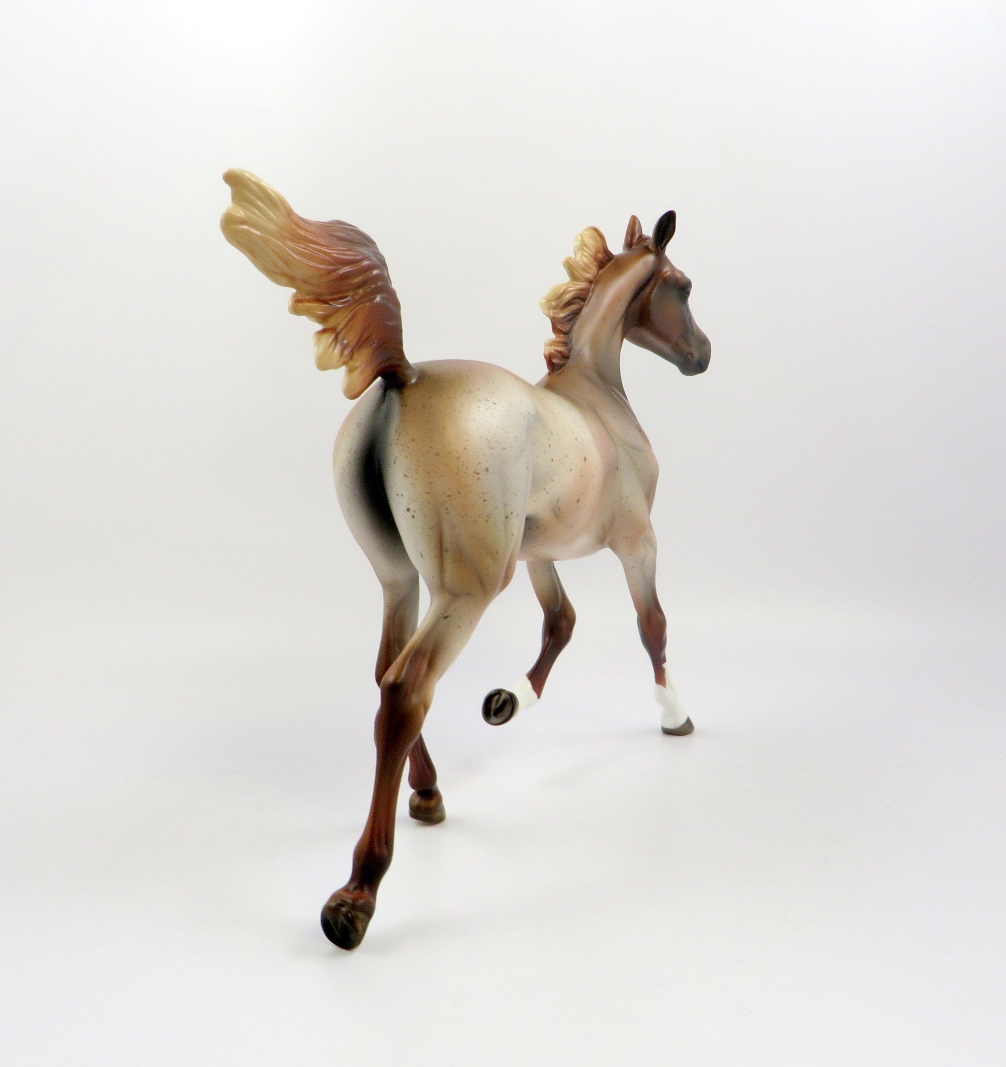 HAAKON-OOAK STRAWBERRY ROAN YEARLING MODEL HORSE EQ 19