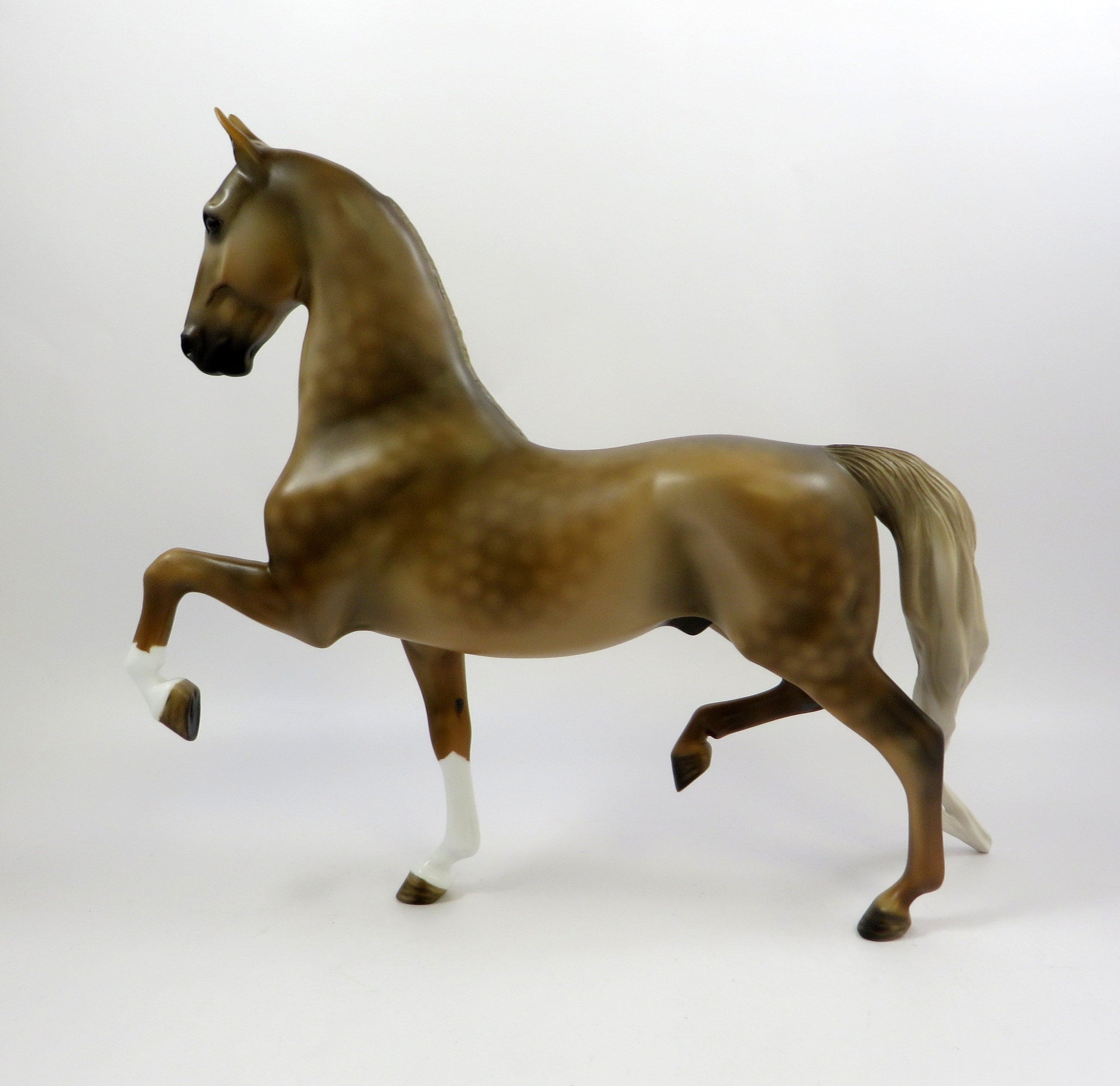 HAZA-OOAK DAPPLED PALOMINO SADDLEBRED MODEL HORSE EQ 19