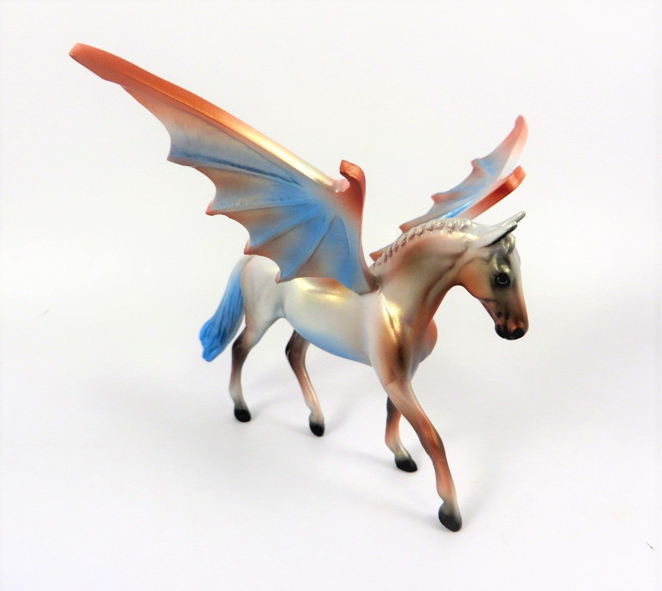 ICHABOD-OOAK TURQUOISE/TAN WARMBLOOD BAT CHIP DECORATOR BY MISSY FOX MM19
