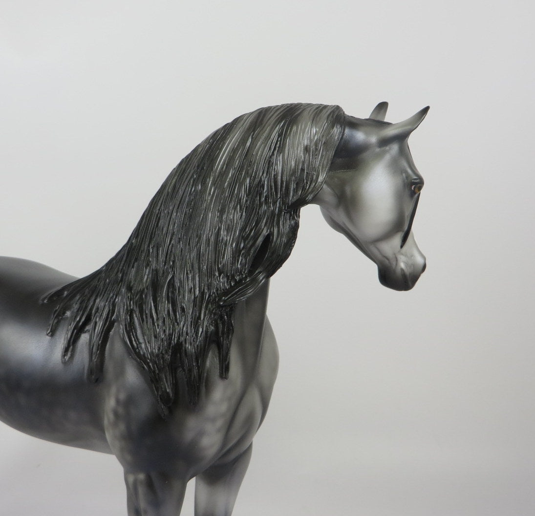 ILLUMINATI-LE-10 DARK DAPPLE GREY ARABIAN BY JULIE KEIM MM 19