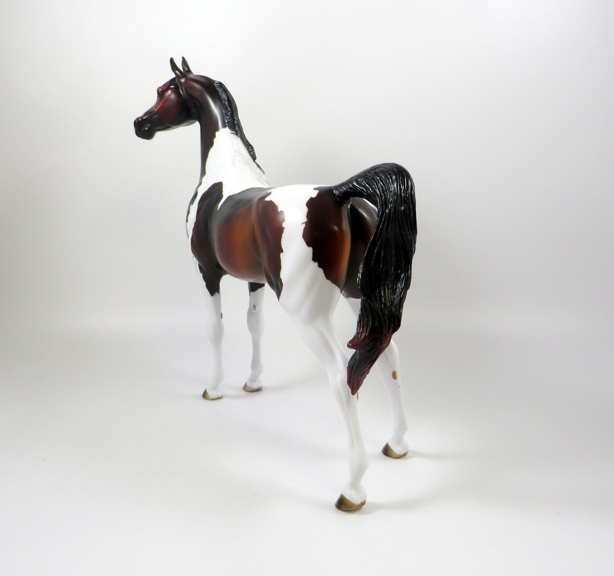 ELZAR-OOAK DAPPLE DARK BAY PAINT ARABIAN MODEL HORSE 8/5/19