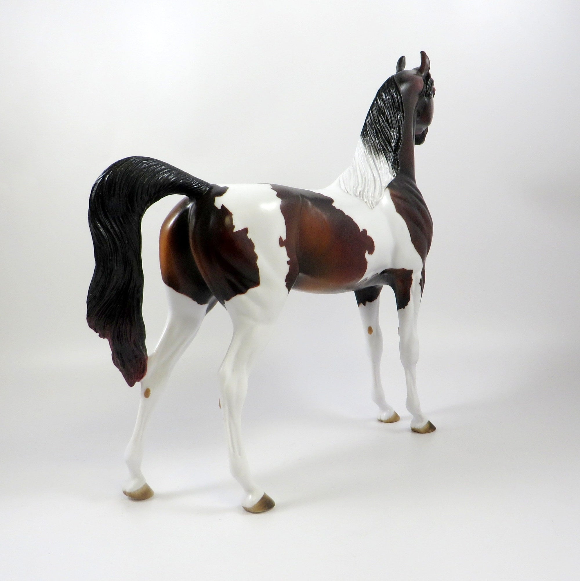 ELZAR-OOAK DAPPLE DARK BAY PAINT ARABIAN MODEL HORSE 8/5/19