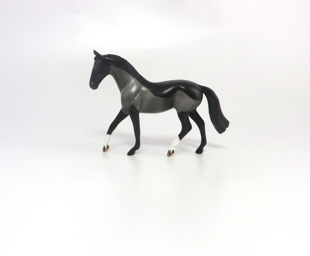 TRACE- LE-15 BODY CLIPPED WARMBLOOD CHIP BLACK BY AUDREY DIXON MW19 AND EQUINE AFFAIRE