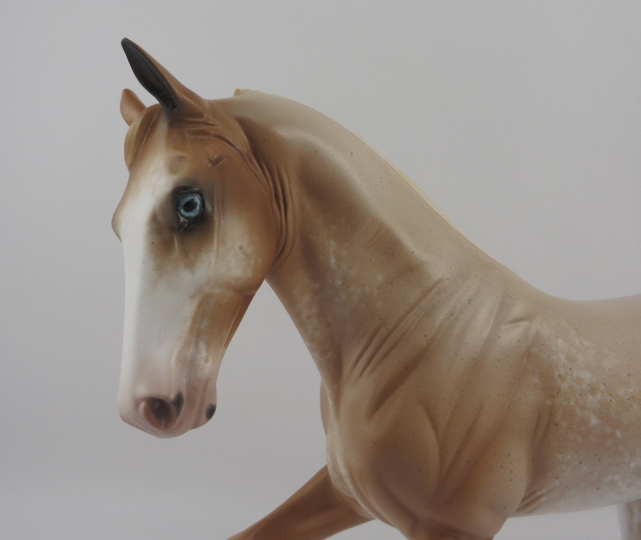 TOP NOTCH-OOAK CHESTNUT SABINO TENNESSEE WALKER MODEL HORSE BY SHERYL LEISURE 8/10/20