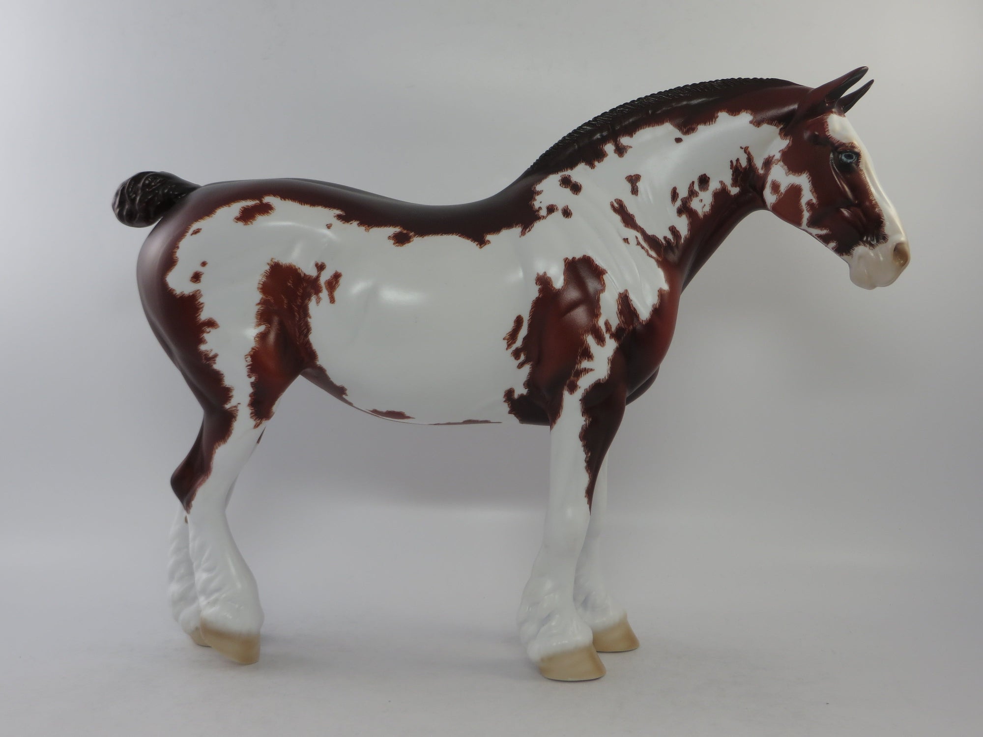LAURIE JO - OOAK CHESTNUT OVERO HEAVY DRAFT BUNNY MODEL HORSE BY DAWN QUICK EQ 2018