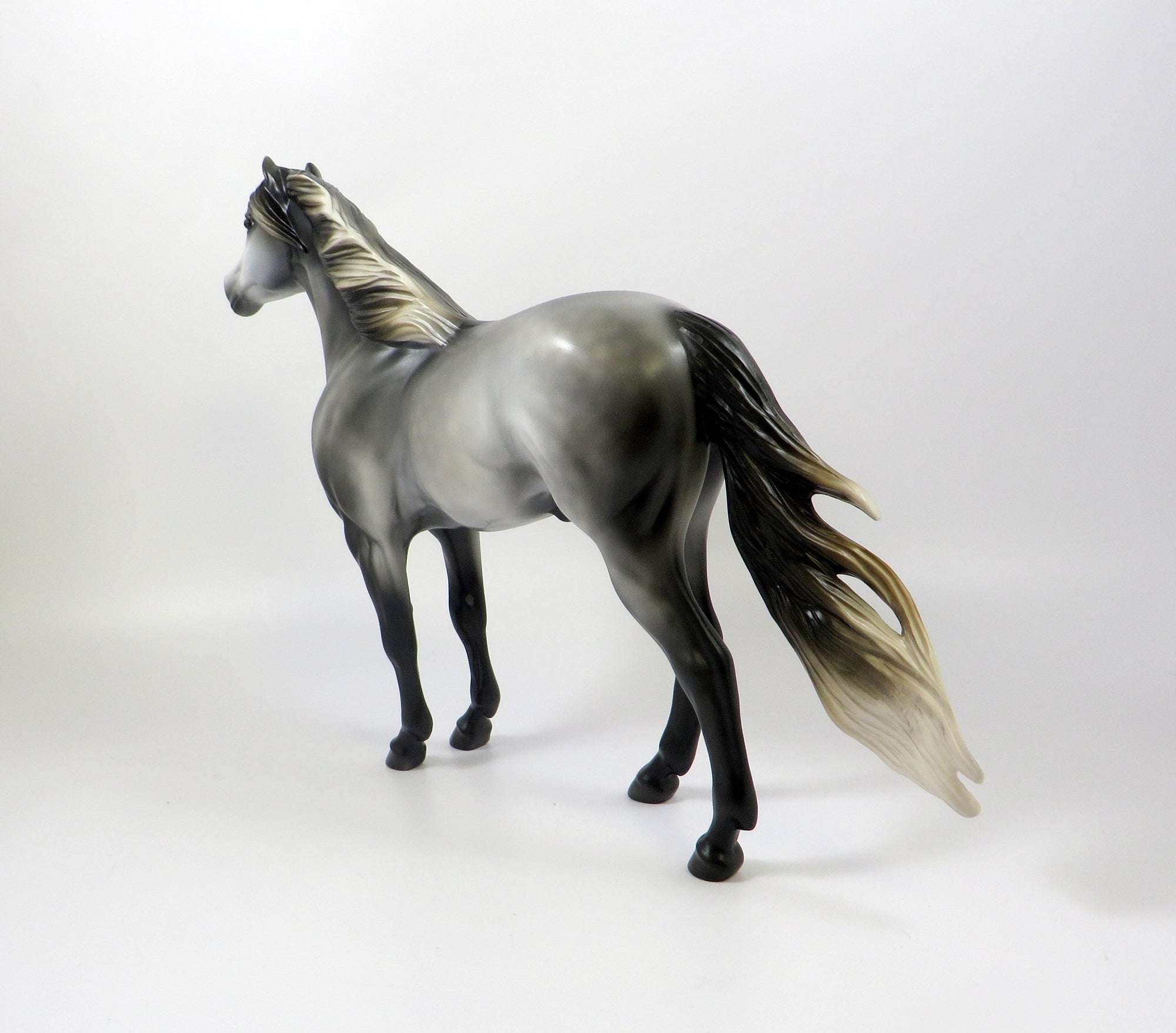 FIDLER-OOAK DARK DAPPLE GREY SPANISH MUSTANG MODEL HORSE 8/6/19
