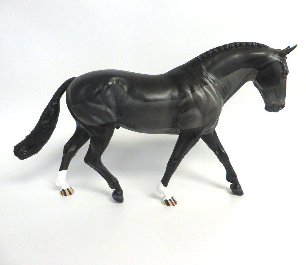 JUPITER - LE-15  BLACK BODY CLIPPED IRISH DRAFT BY AUDREY DIXON EA19 MW19