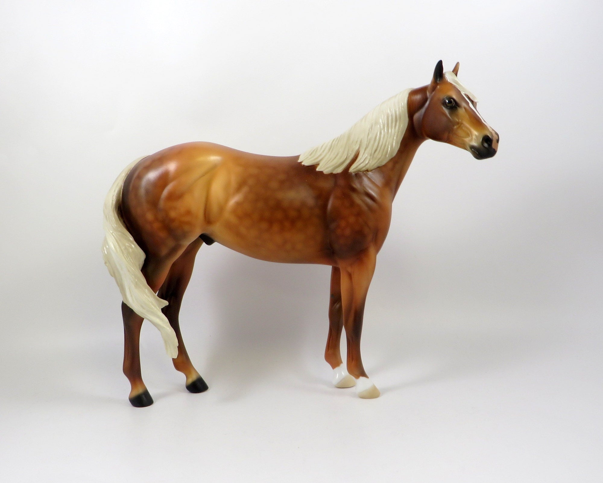 DUNCAN-OOAK CHESTNUT ISH MODEL HORSE EQ 19