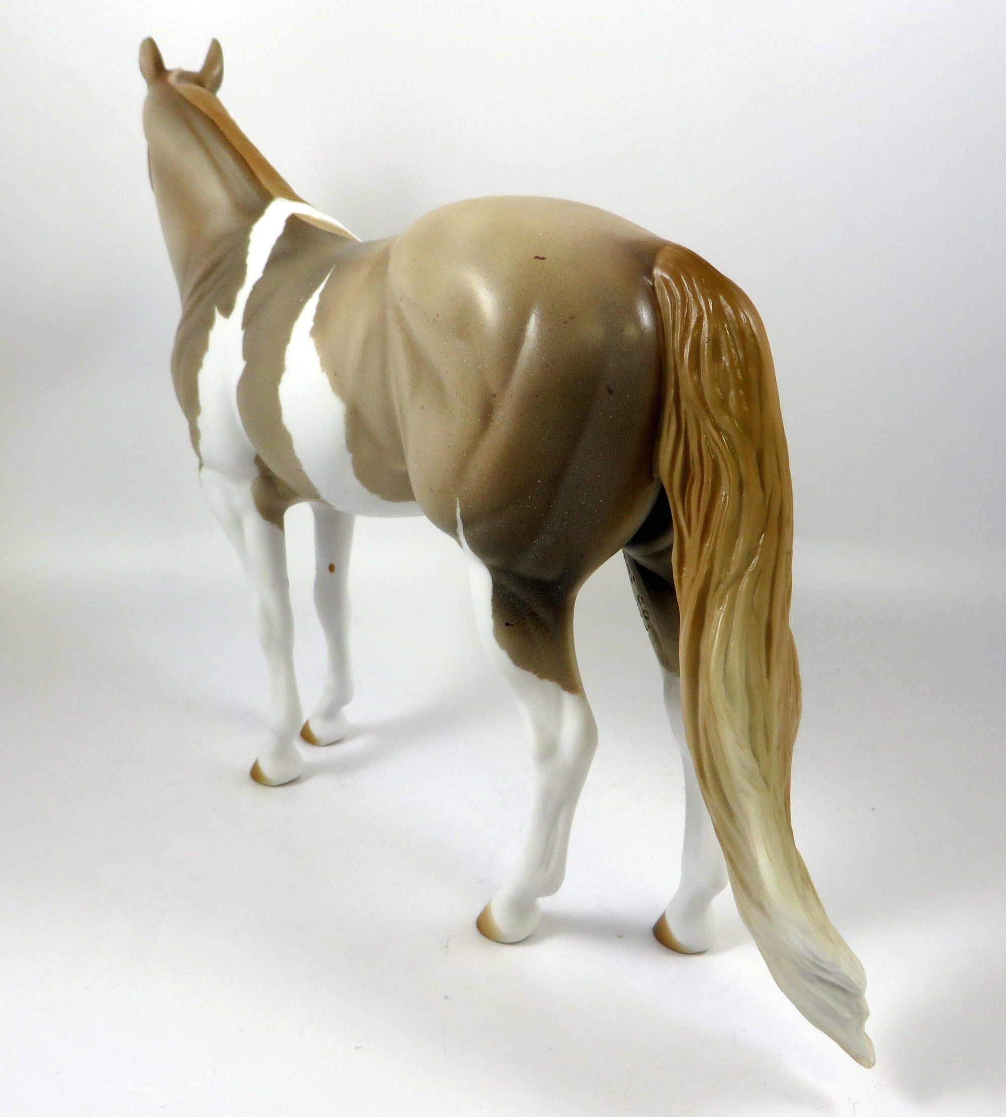 ICE CREAM SOCIAL-LIGHT CHESTNUT PINTO ISH MODEL HORSE 8/14/19