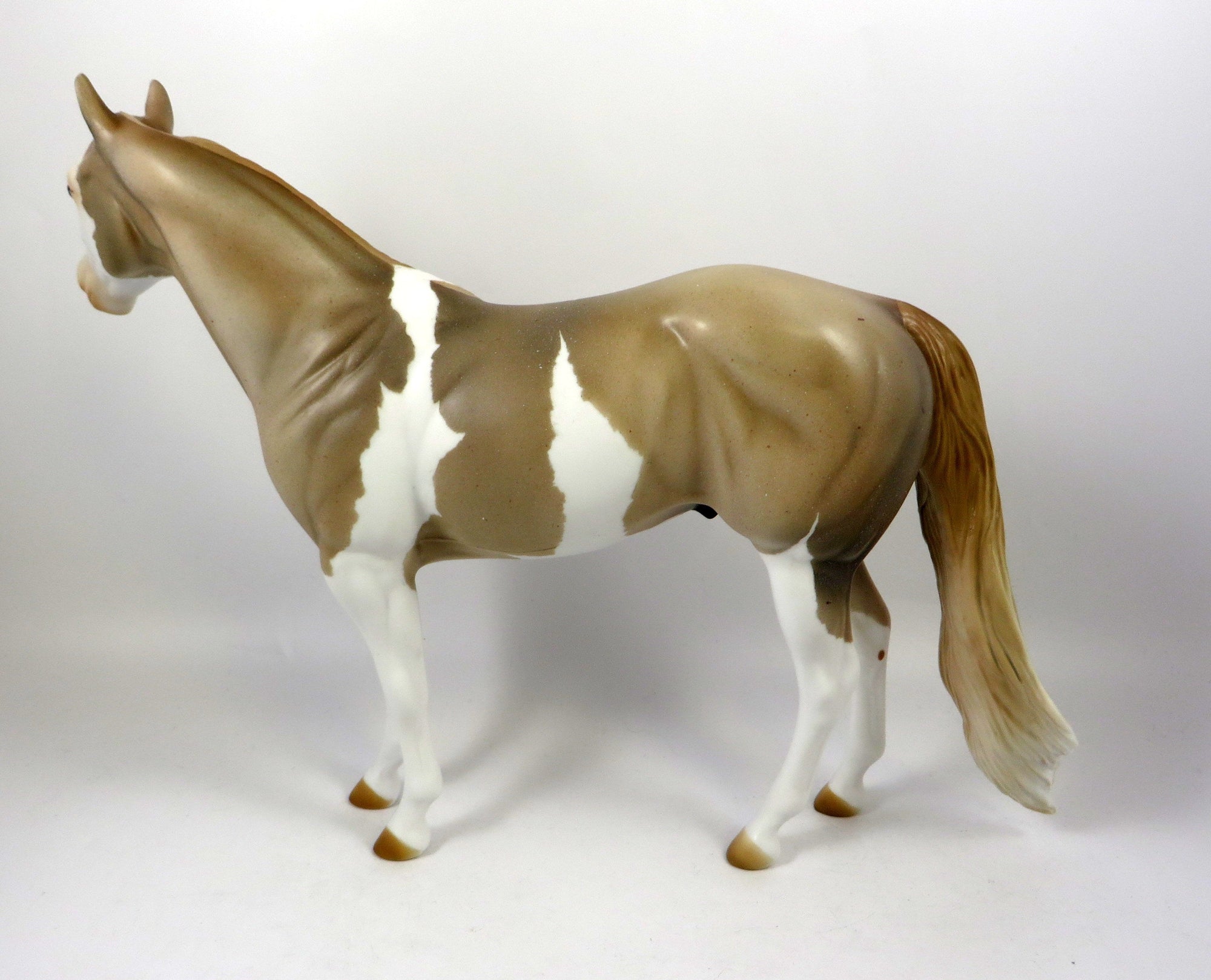 ICE CREAM SOCIAL-LIGHT CHESTNUT PINTO ISH MODEL HORSE 8/14/19