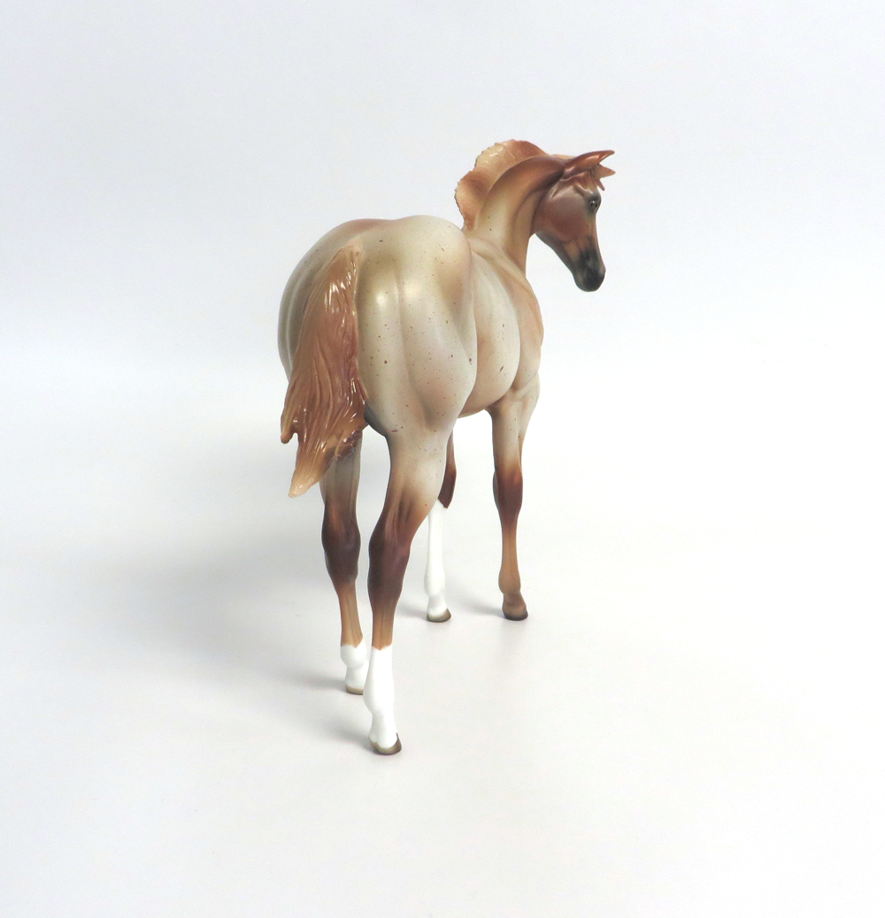 FERGIE -- LE-15 STRAWBERRY ROAN WEANLING BY MISSY FOX EA19 MW19