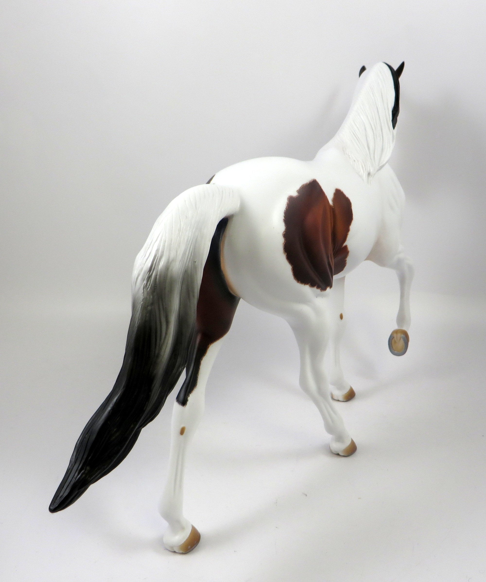 CANOE CANOE-OOAK ETCHED CHESTNUT PINTO TENNESSEE WALKER MODEL HORSE 8/14/19