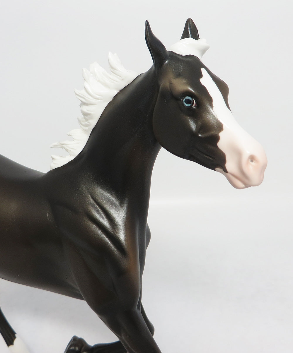 PURE POETRY-OOAK CM CHOCOLATE CHESTNUT ARABIAN YEARLING MODEL HORSE BY AMANDA EQ 2018