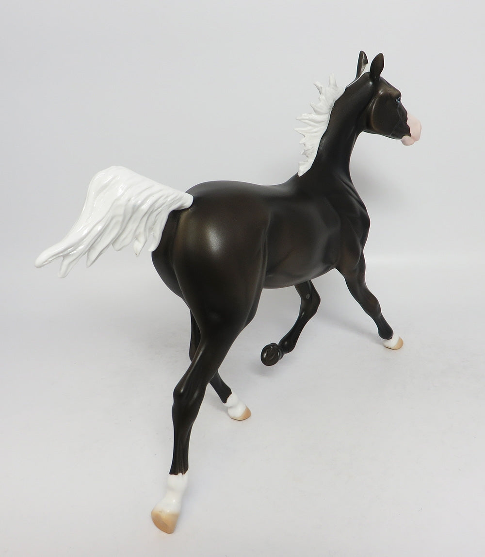 PURE POETRY-OOAK CM CHOCOLATE CHESTNUT ARABIAN YEARLING MODEL HORSE BY AMANDA EQ 2018