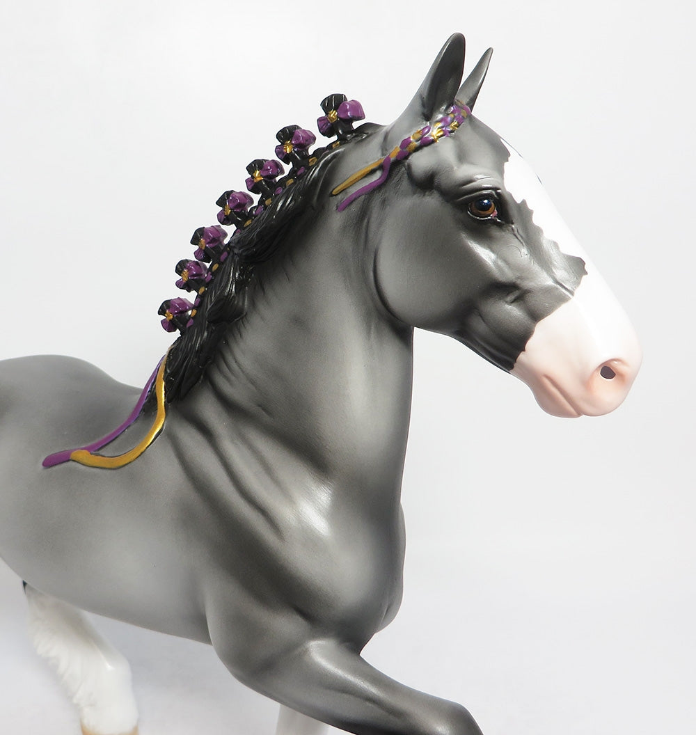 ROYAL-OOAK GREY W/PURPLE &amp; GOLD RIBBIONS TROTTING DRAFTER MODEL HORSE BY DAWN QUICK