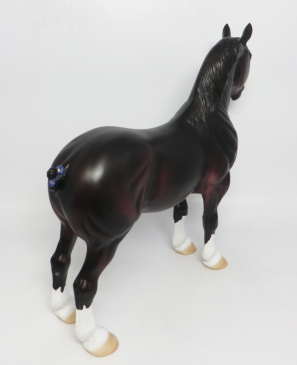 PRINCE-OOAK BAY STANDING DRAFT MODEL HORSE EQ 2018