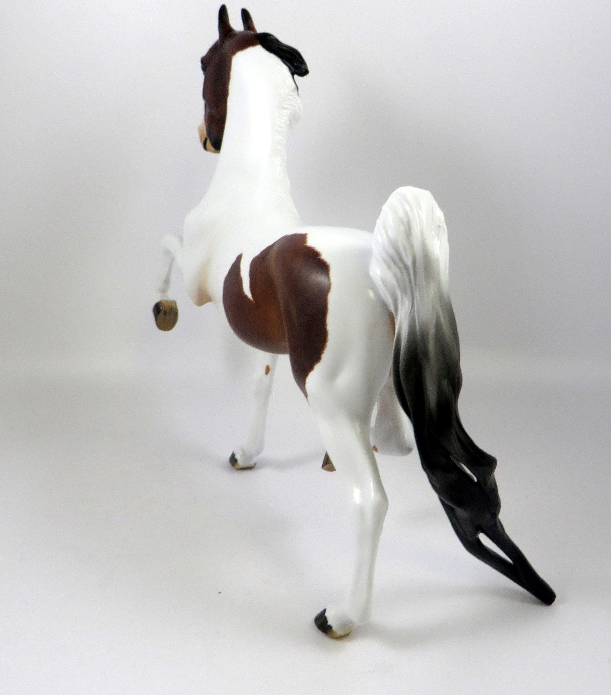 MAVERICK-OOAK ETCHED DAPPLE BAY SADDLEBRED MODEL HORSE 8/15/19