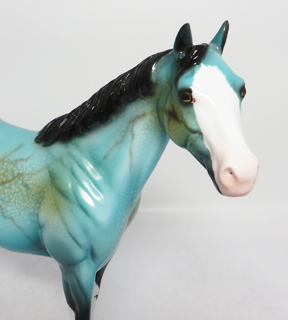 BISBEE-OOAK CM TURQUOISE ISH MODEL HORSE BY DAWN QUICK EQ 2018