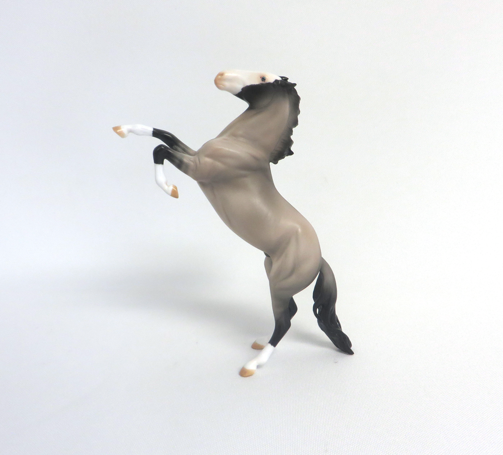 LUCKY STRIKE  -LE-6 GRULLA REARING PEBBLE BY AUDREY DIXON 3-27-19