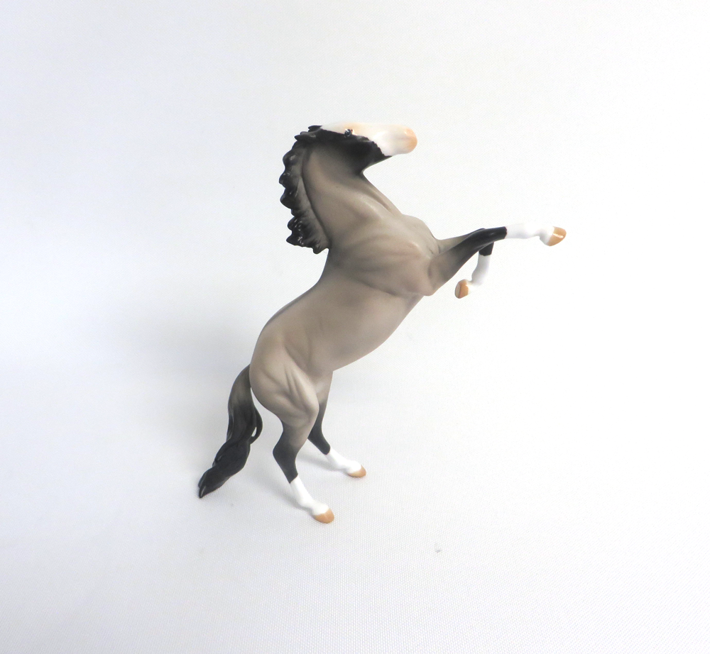 LUCKY STRIKE  -LE-6 GRULLA REARING PEBBLE BY AUDREY DIXON 3-27-19