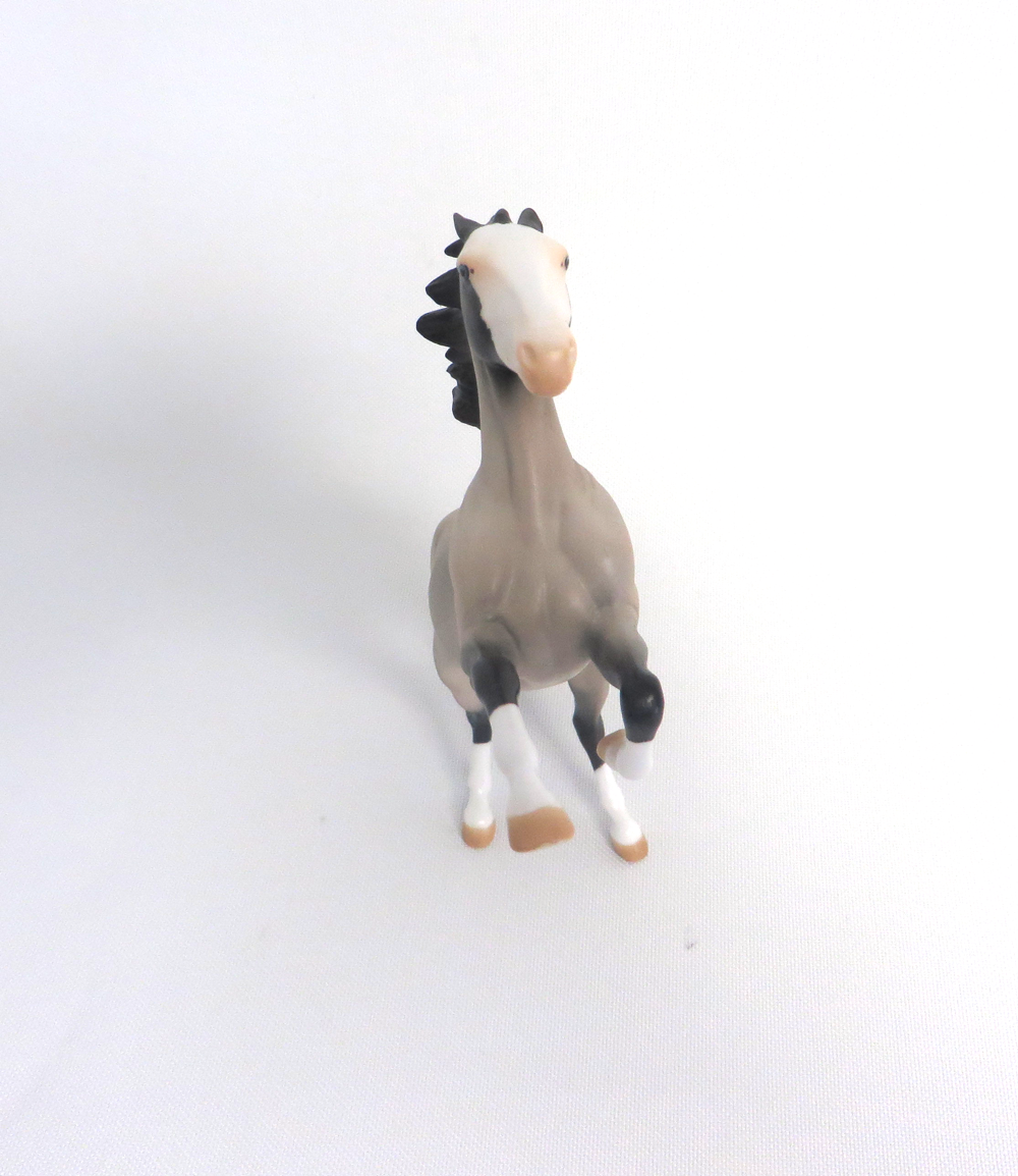 LUCKY STRIKE  -LE-6 GRULLA REARING PEBBLE BY AUDREY DIXON 3-27-19