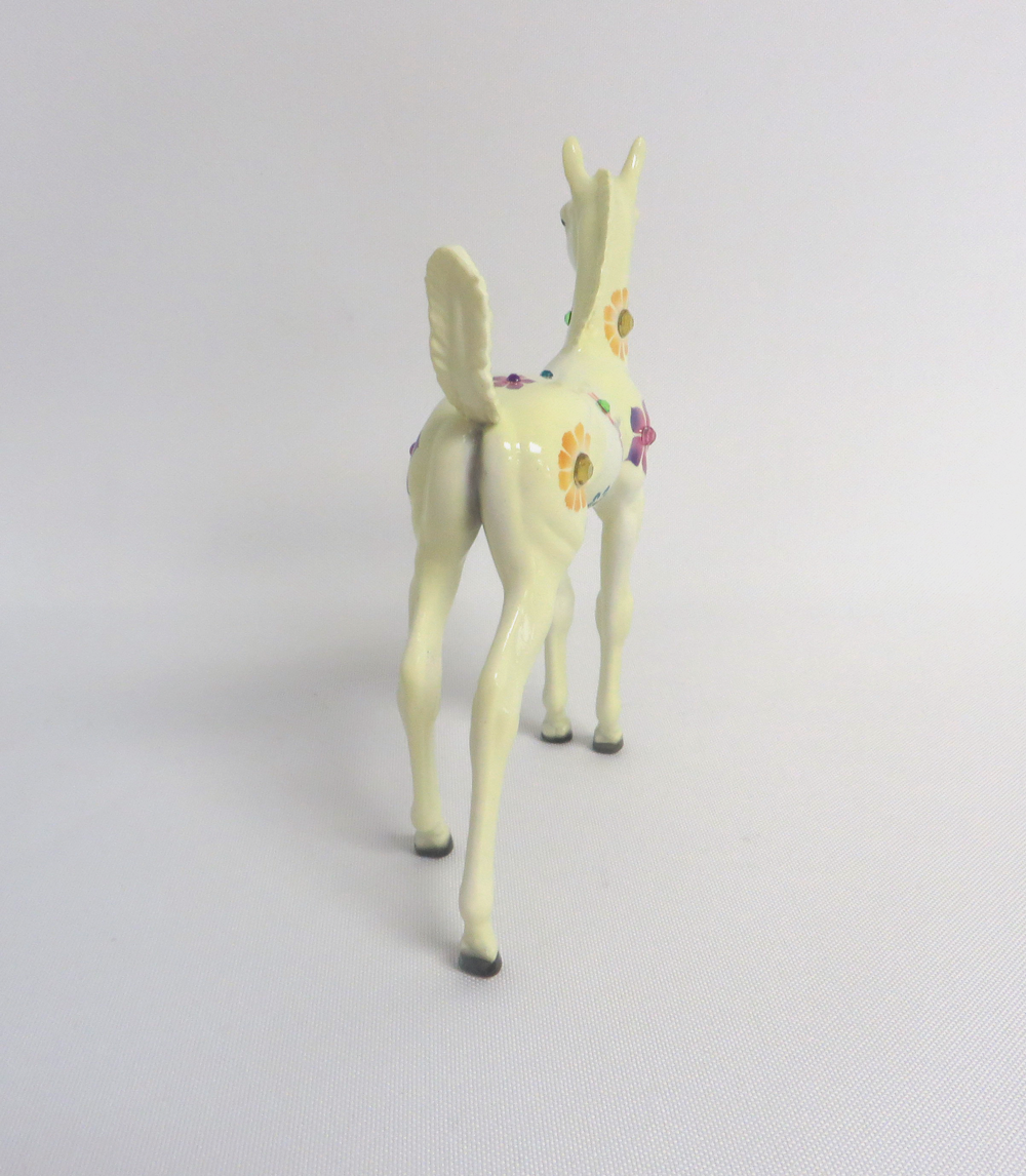 DAIZEY MAE-OOAK YELLOW FLORAL DECO ARABIAN FOAL MODEL HORSE 3/29/19