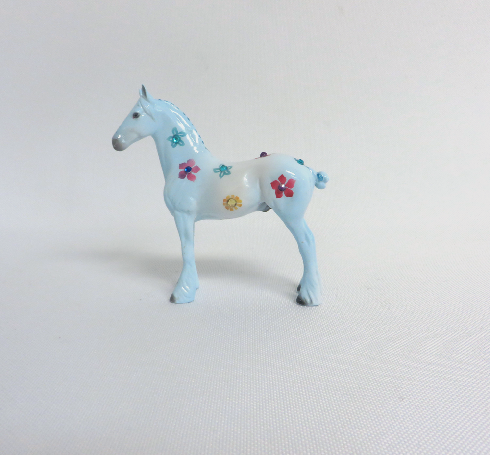 BLUE-OOAK FLORAL STANDING DRAFT CHIP MODEL HORSE 3/29/19