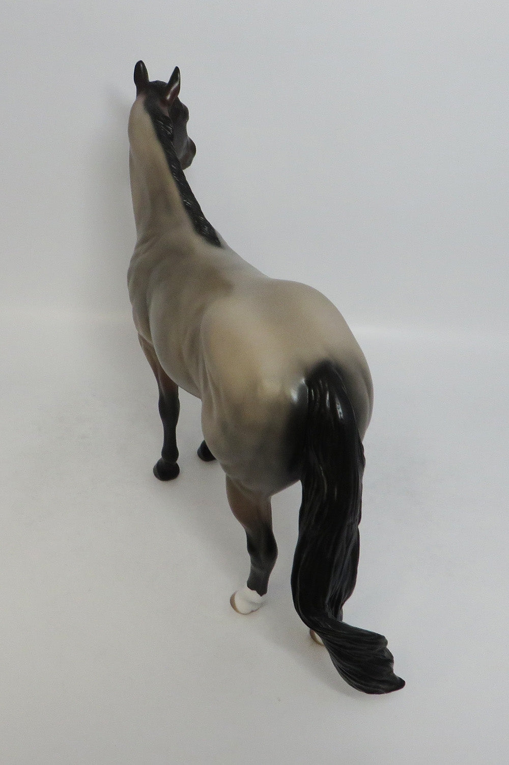 A TOUCH OF GOSSIP-LE-14 BAY ROAN ISH MODEL HORSE 7/26/18