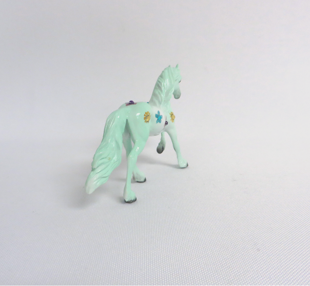 DIANTHUS-OOAK FLORAL FRESIAN CHIP MODEL HORSE 3/29/19