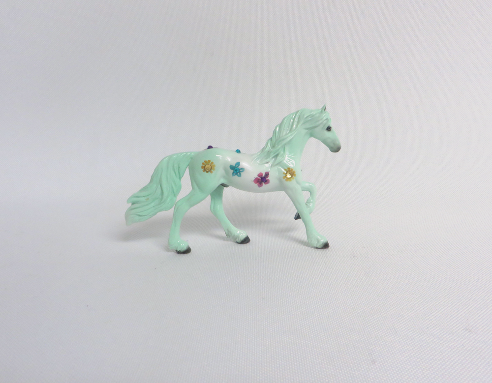 DIANTHUS-OOAK FLORAL FRESIAN CHIP MODEL HORSE 3/29/19