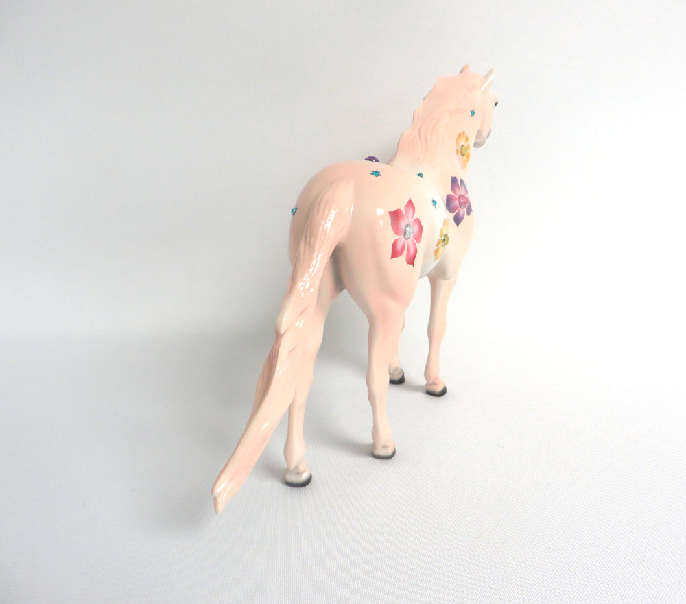 TORENIA-OOAK FLORAL MUSTANG DECORATOR MODEL HORSE 3/29/19