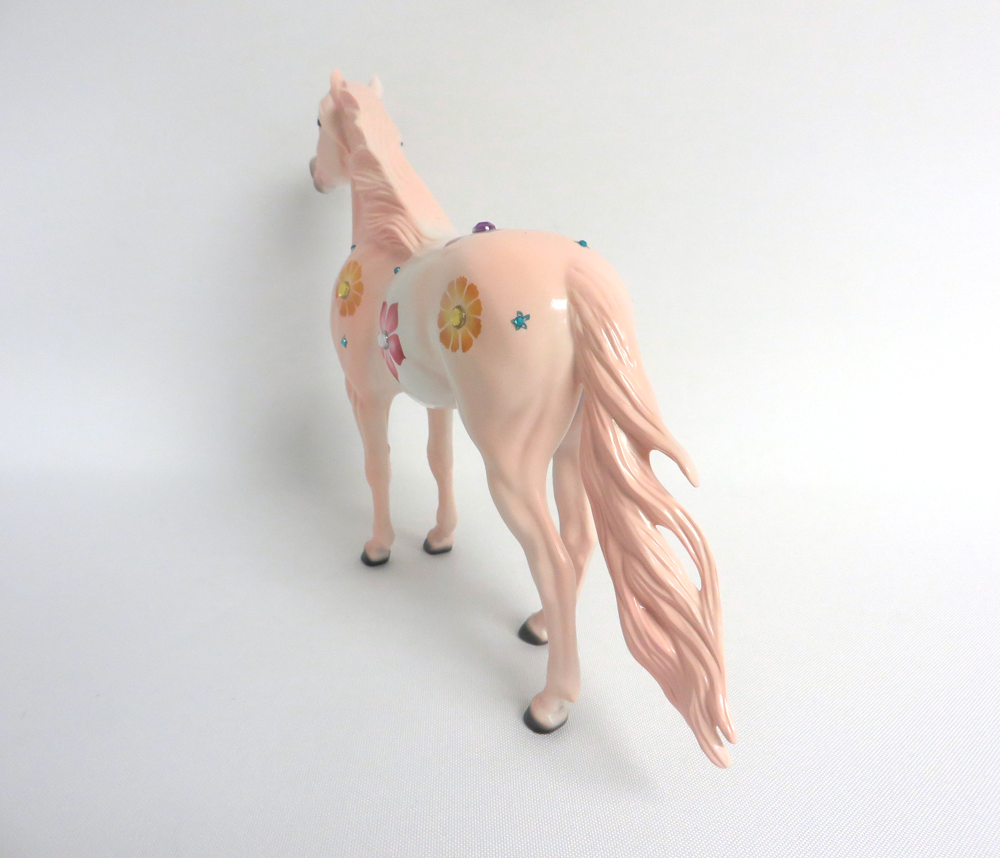 TORENIA-OOAK FLORAL MUSTANG DECORATOR MODEL HORSE 3/29/19
