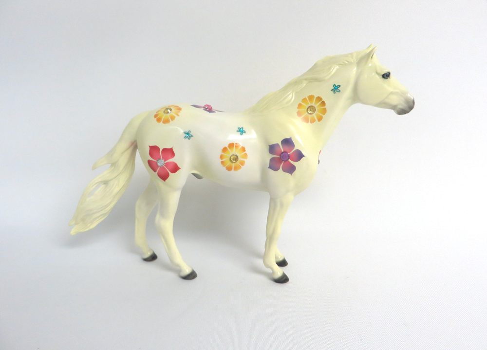 PRIMULA-OOAK FLORAL DECORATOR MUSTANG MODEL HORSE 3/29/19
