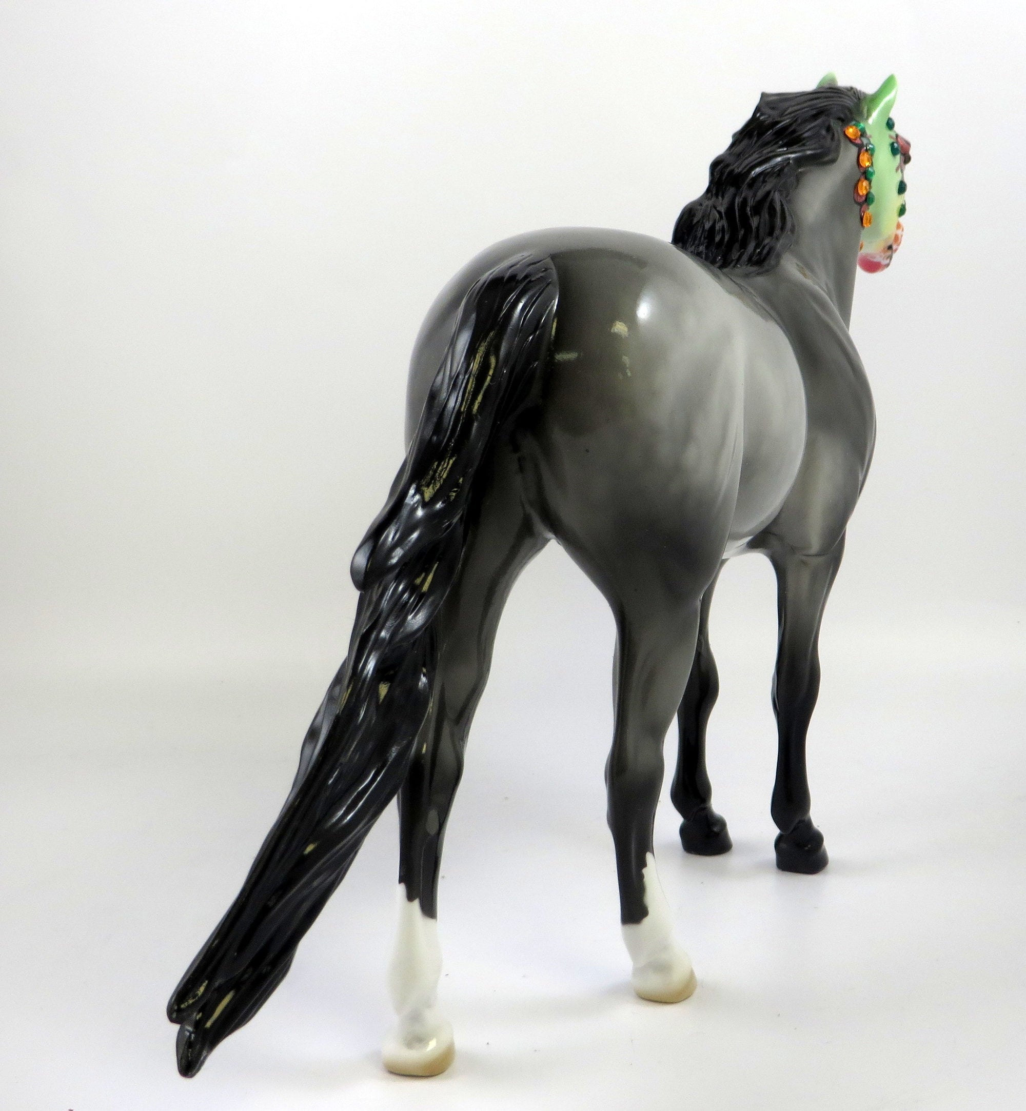 CEMPASUCHIT-OOAK DECORATOR SUGAR SKULL SPANISH MUSTANG 8/23/19