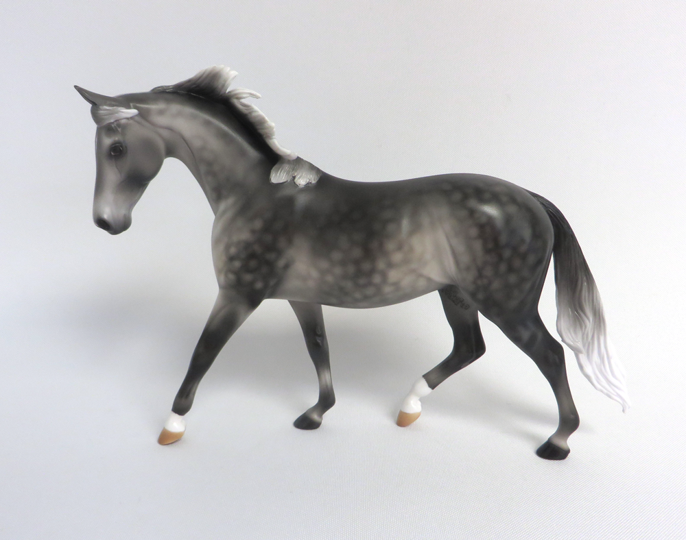 HOOF HEARTED--- LE-4 DPPALE GREY PONY BY AUDREY DIXON EA19 MW19