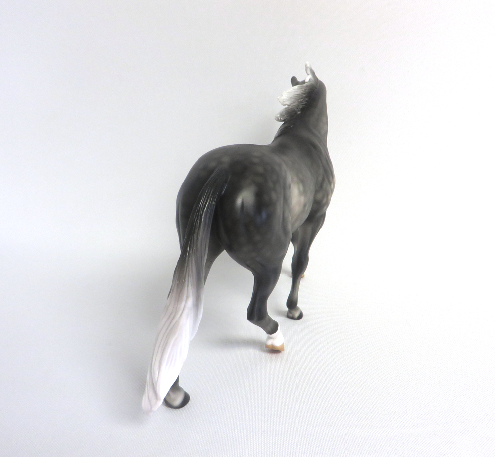 HOOF HEARTED--- LE-4 DPPALE GREY PONY BY AUDREY DIXON EA19 MW19