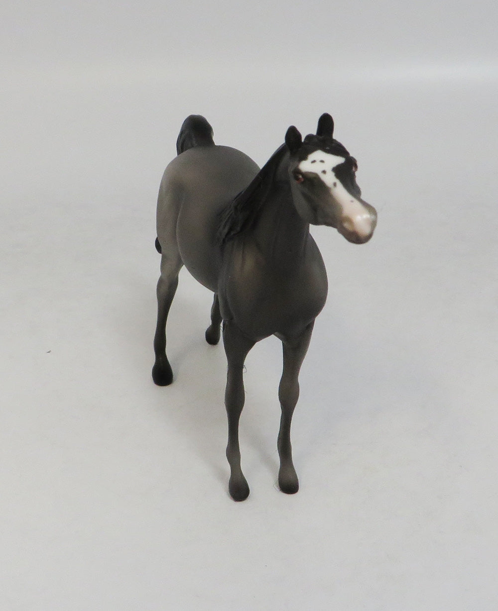 QATAR-LE-6 GREY ARABIAN CHIPS MODEL HORSE 7/27/18