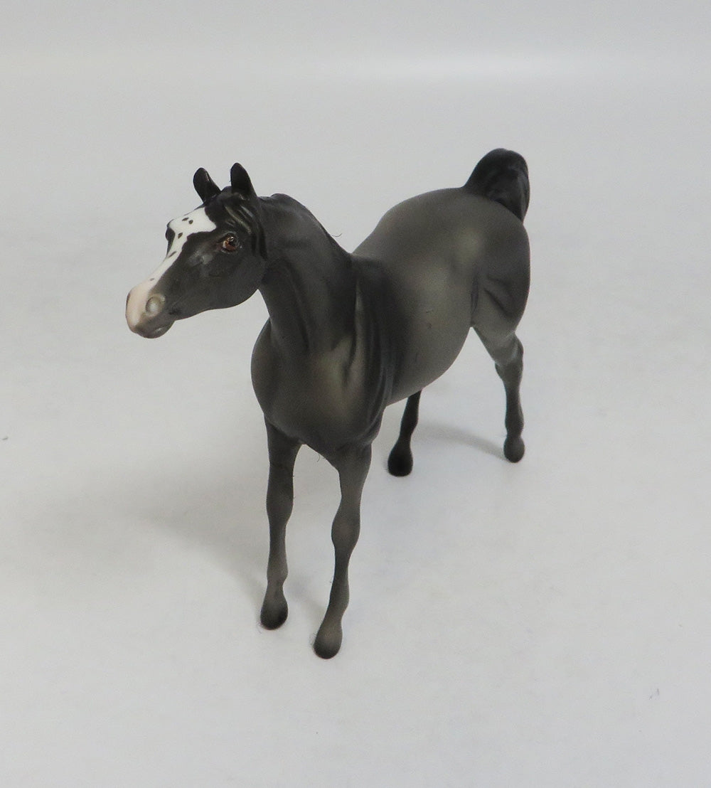 QATAR-LE-6 GREY ARABIAN CHIPS MODEL HORSE 7/27/18