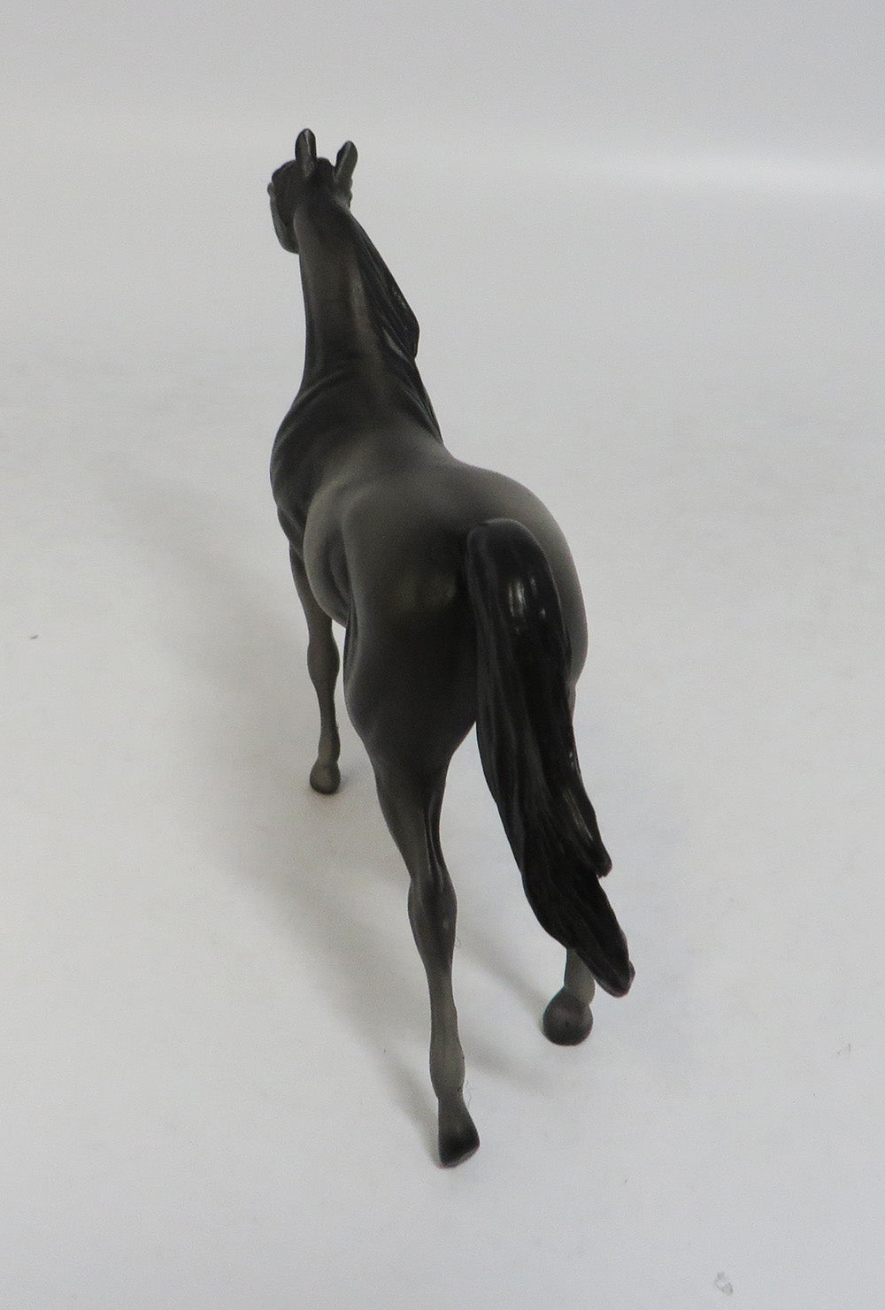 QATAR-LE-6 GREY ARABIAN CHIPS MODEL HORSE 7/27/18