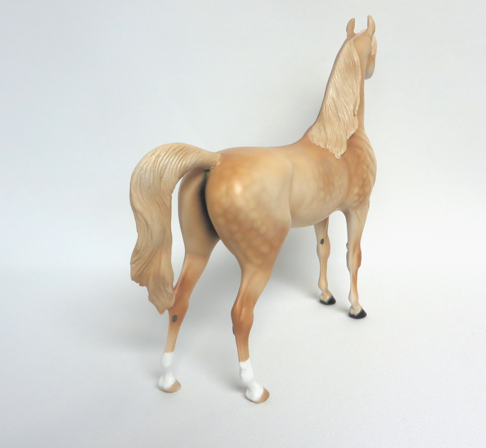 BOMBSHELL-OOAK DAPPLE PALOMINO ARABIAN MODEL HORSE MW19